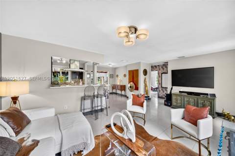 467 NE 129th St, North Miami FL - photo 8 of 58
