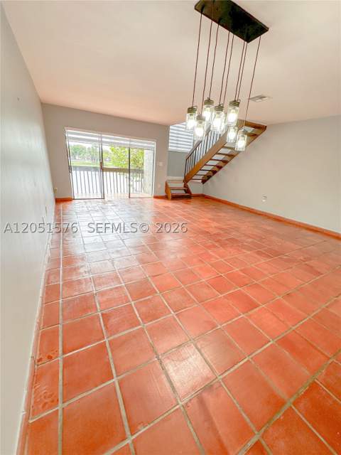 10000 NW 9th St Cir 21, Miami FL - photo 10 of 44