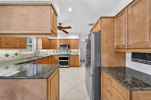 4820 Campo Sano Ct, Coral Gables FL - photo 16 of 39