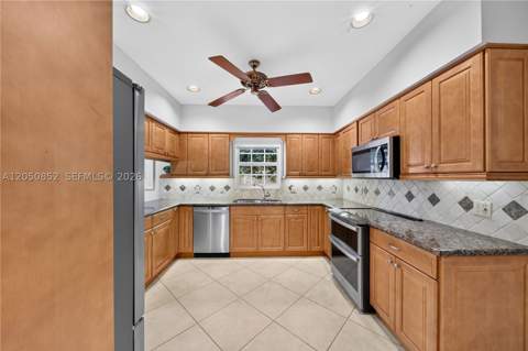 4820 Campo Sano Ct, Coral Gables FL - photo 17 of 39