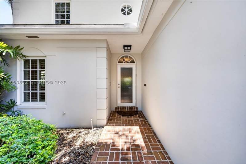 4 bedroom SingleFamilyResidence at 4820 Campo Sano Ct, C G Riviera Sec Part 4, Coral Gables — photo 2