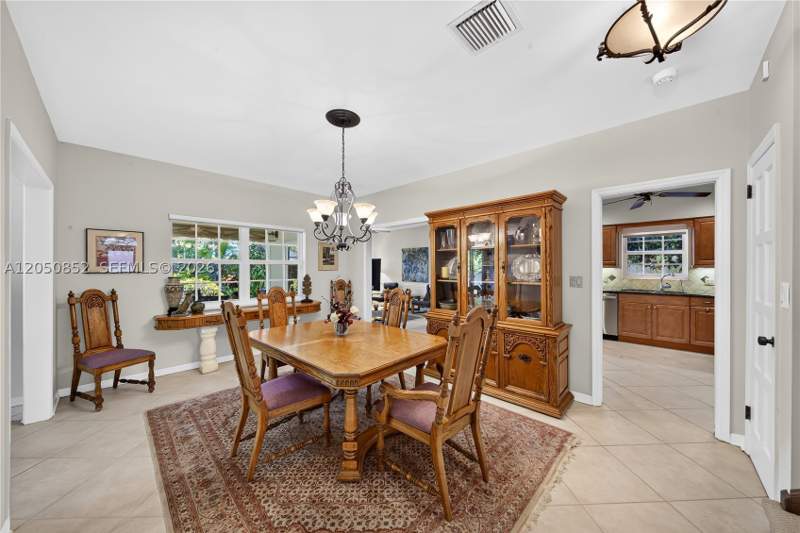 4 bedroom SingleFamilyResidence at 4820 Campo Sano Ct, C G Riviera Sec Part 4, Coral Gables — photo 5