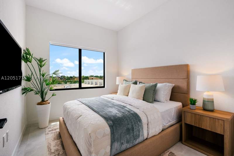 4 bedroom Townhouse at 522 NW 14 Ct, Centro B14L9, Florida City — photo 5
