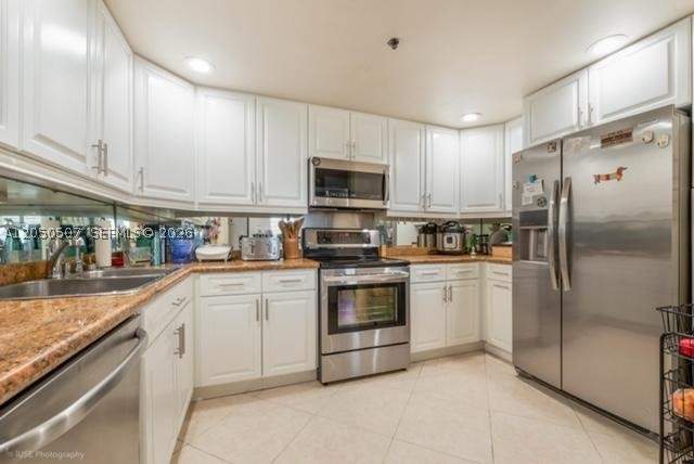 3 bedroom Condominium at 1400 Salzedo St 305, La Hacienda In The Gables, Coral Gables — photo 5
