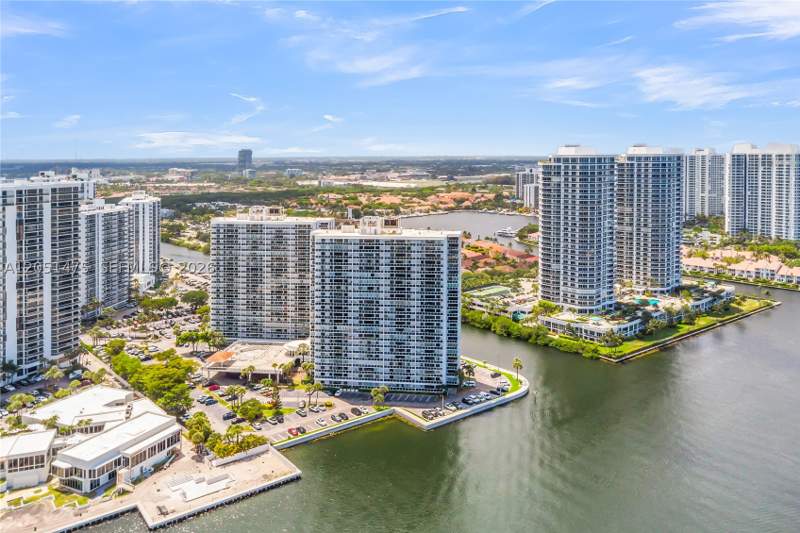 1 bedroom Condominium at 20515 E Country Club Dr 248, Waterview Condo, Aventura — photo 4