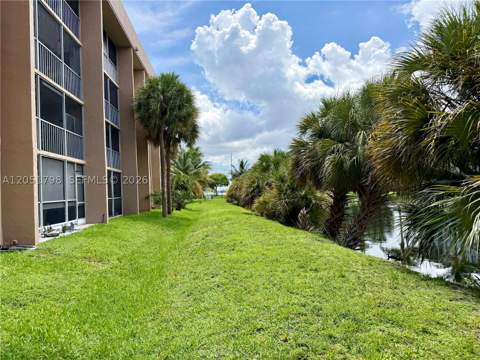 17000 NW 67th Ave 130, Hialeah FL - photo 24 of 25