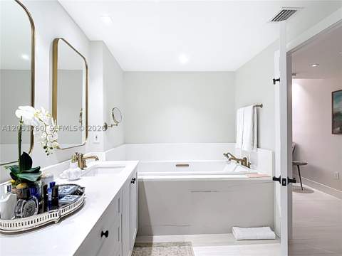 445 Grand Bay Dr 418, Key Biscayne FL - photo 17 of 26