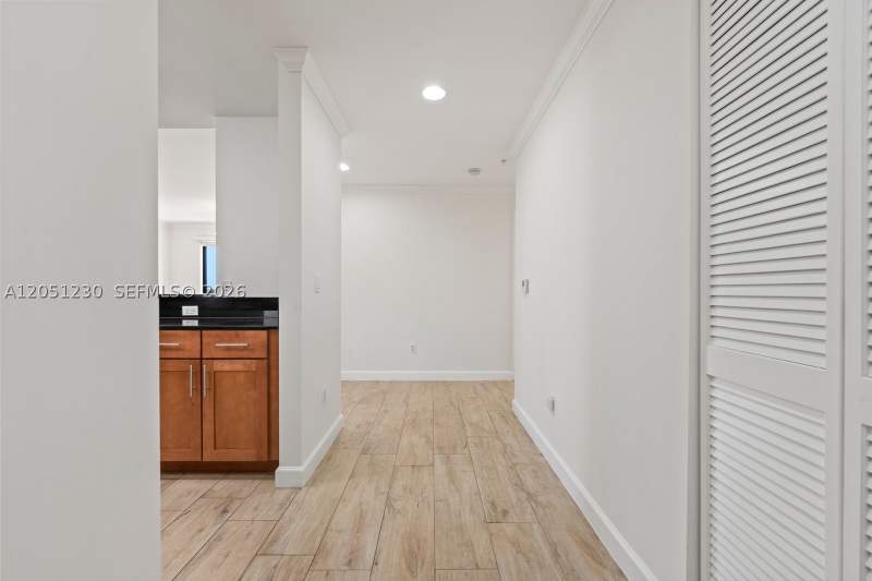2 bedroom Condominium at 8390 SW 72nd Ave 702, Colonnade At Dadeland SE, Miami — photo 4