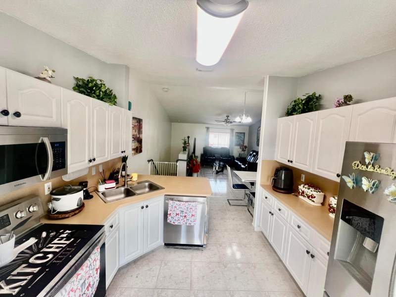 3 bedroom Condominium at 10903 W Okeechobee Road 201, Garden Villas Condo I, Hialeah — photo 5