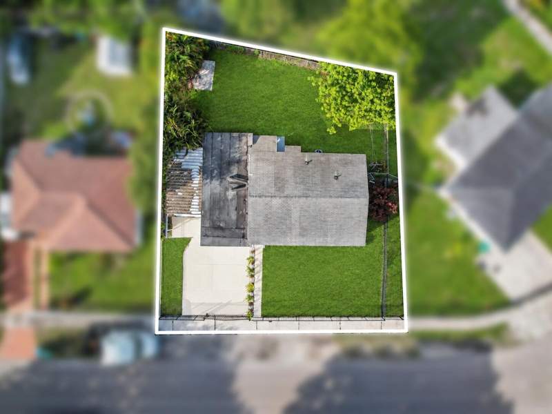 5 bedroom SingleFamilyResidence at 9001 NW 32nd Ct Road, Broadmoor Manor, Miami — photo 5