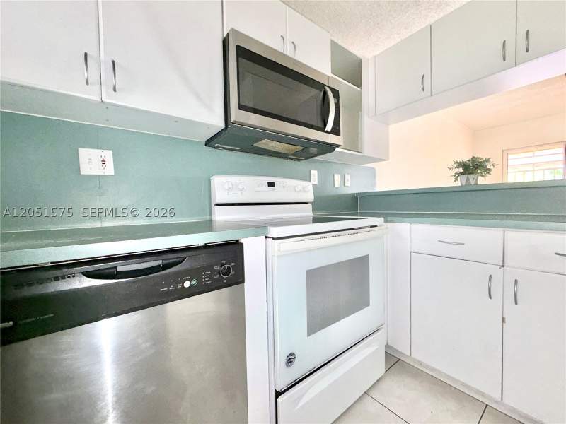 3 bedroom Townhouse at 9184 NW 119 Terr 198, Les Fontaines, Hialeah Gardens — photo 4