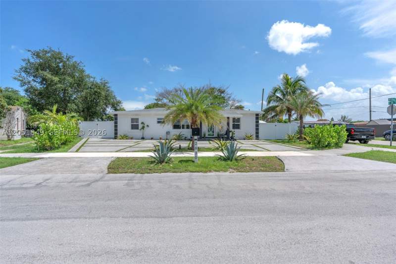 5 bedroom SingleFamilyResidence at 2830 NW 156th St, Golden Highlands Est, Miami Gardens — photo 3