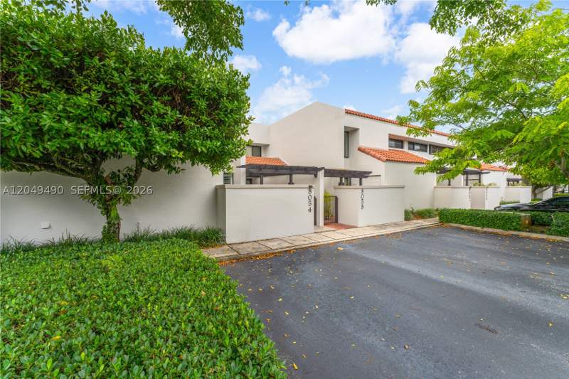 3 bedroom Townhouse at 8054 SW 86th Ter, Dadeland Walk, Miami — photo 3