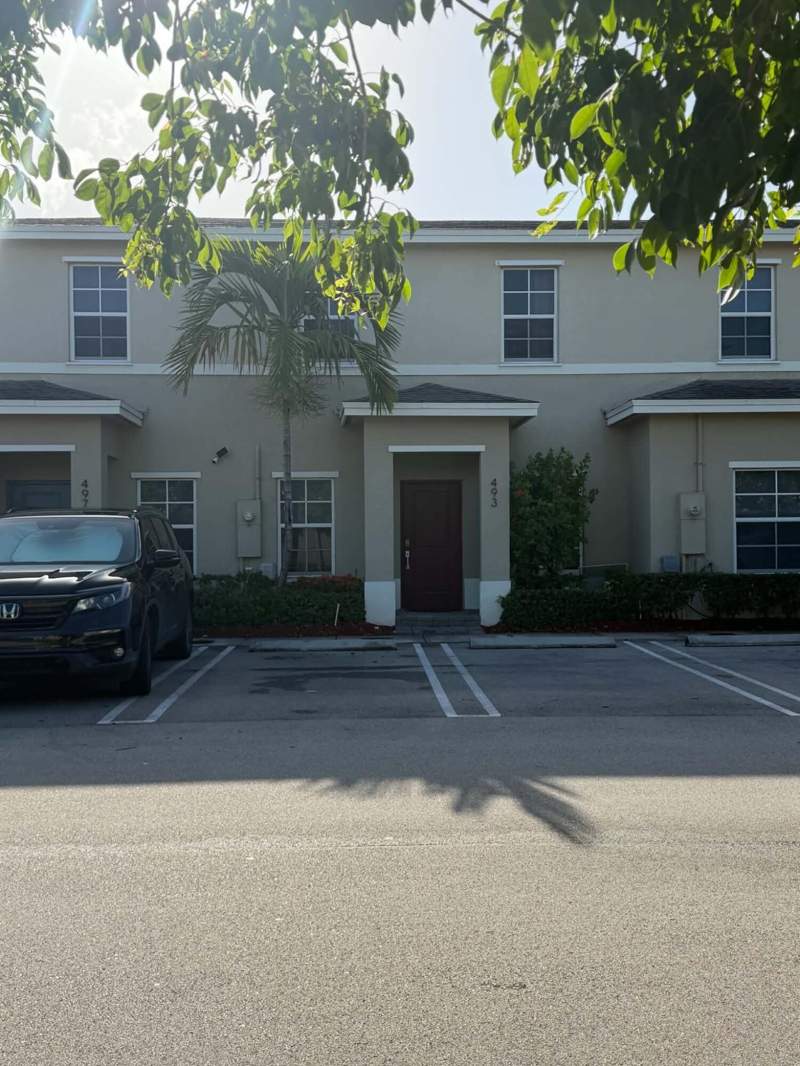 3 bedroom Townhouse at 493 NE 5th Place, Fvp Subdivision, Florida City — photo 2
