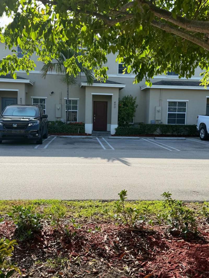 3 bedroom Townhouse at 493 NE 5th Place, Fvp Subdivision, Florida City — photo 3