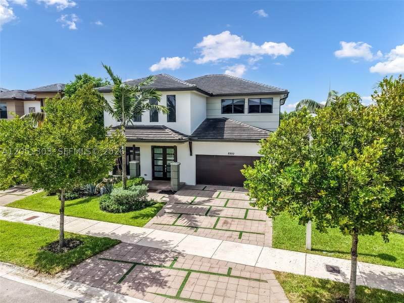 4 bedroom SingleFamilyResidence at 8900 NW 161st Ter, Dunnwoody Lake, Miami Lakes — photo 2