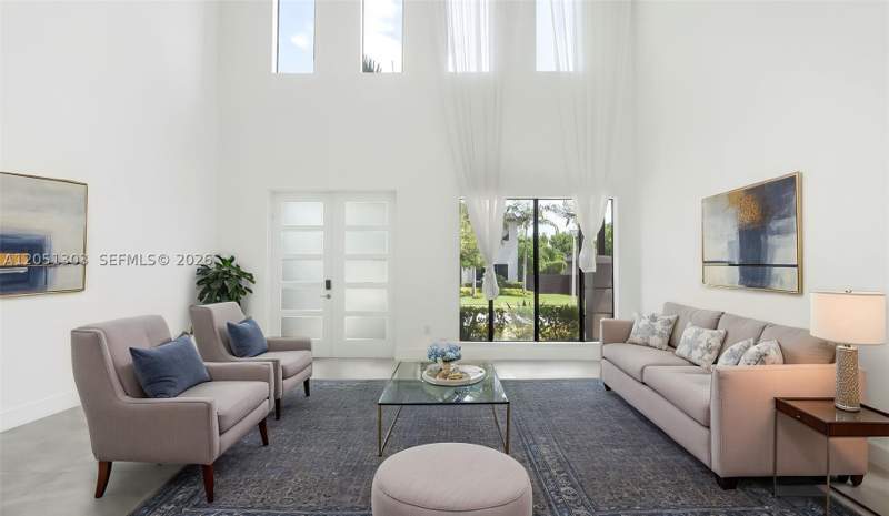 4 bedroom SingleFamilyResidence at 8900 NW 161st Ter, Dunnwoody Lake, Miami Lakes — photo 3