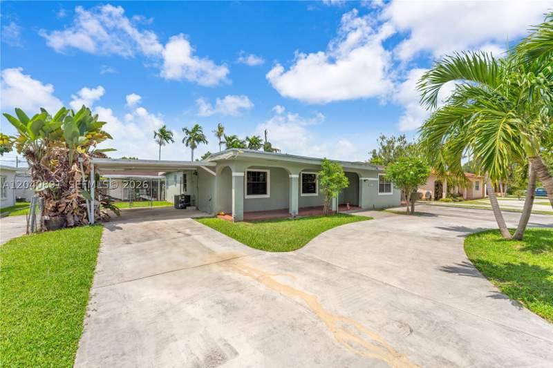 4 bedroom SingleFamilyResidence at 6860 SW 18th St, Oaklawn Sub, Miami — photo 2