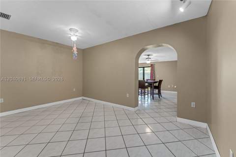 6860 SW 18th St, Miami FL - photo 6 of 35