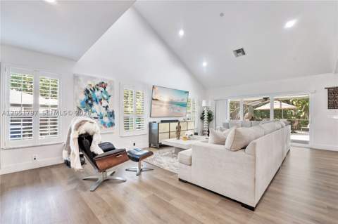 8265 SW 176th Ter, Palmetto Bay FL - photo 14 of 48