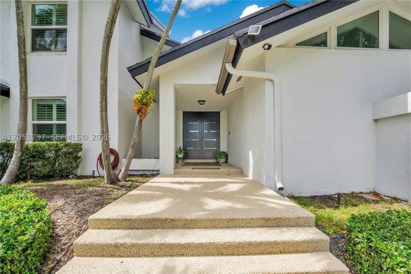 4 bedroom SingleFamilyResidence at 8265 SW 176th Ter, Cutler Heights Estates, Palmetto Bay — photo 2