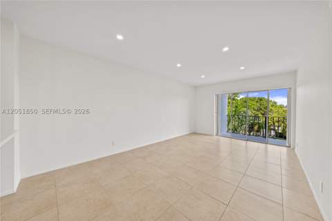 7900 Camino Cir 406, Miami FL - photo 7 of 21