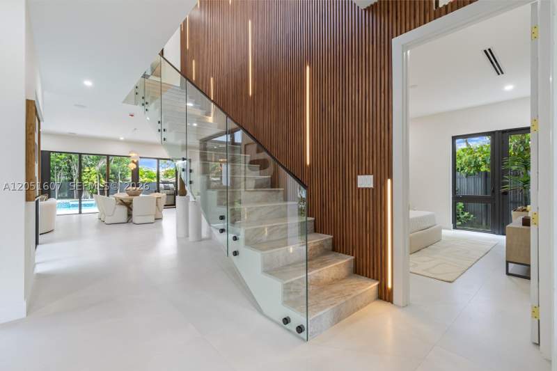 5 bedroom SingleFamilyResidence at 6359 SW 34th St, Coral Villas Rev, Miami — photo 5
