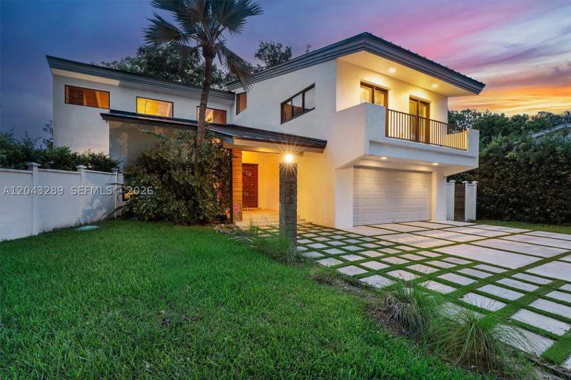 3 bedroom SingleFamilyResidence at 9200 NE 12th Ave, Belvidere Park, Miami Shores — photo 2