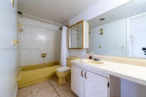 200 178th Dr 711, Sunny Isles Beach FL - photo 21 of 35