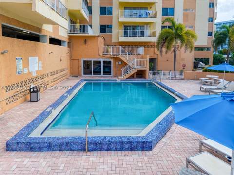 200 178th Dr 711, Sunny Isles Beach FL - photo 6 of 35