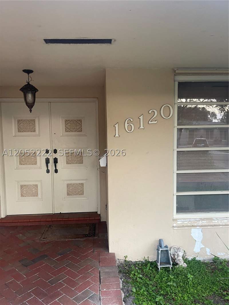 5 bedroom SingleFamilyResidence at 16120 E Troon Cir, Miami Lakes - Loch Lomond, Miami Lakes — photo 3