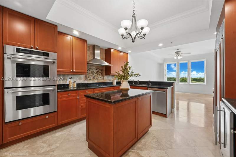 3 bedroom Condominium at 13621 Deering Bay Dr 502, Milano At Deering Bay Con, Coral Gables — photo 3