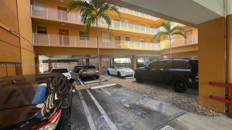1 bedroom Condominium at 2441 SW 31st Ave 303, City View By The Grove Co, Miami — photo 2