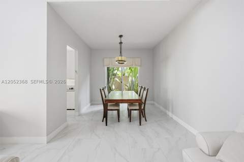 3722 NE 208th Ter, Aventura FL - photo 7 of 40