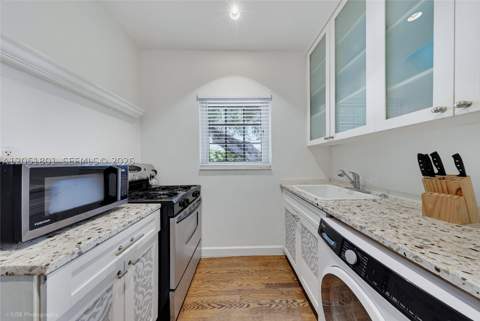 439 15th St 18, Miami Beach FL - photo 18 of 24