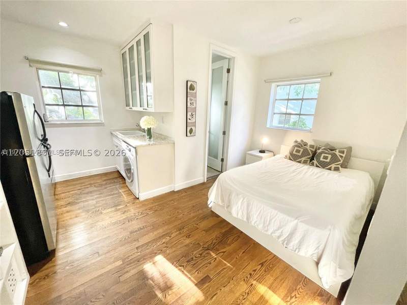 0 bedroom Condominium at 439 15th St 18, Beachgardens Condo, Miami Beach — photo 4