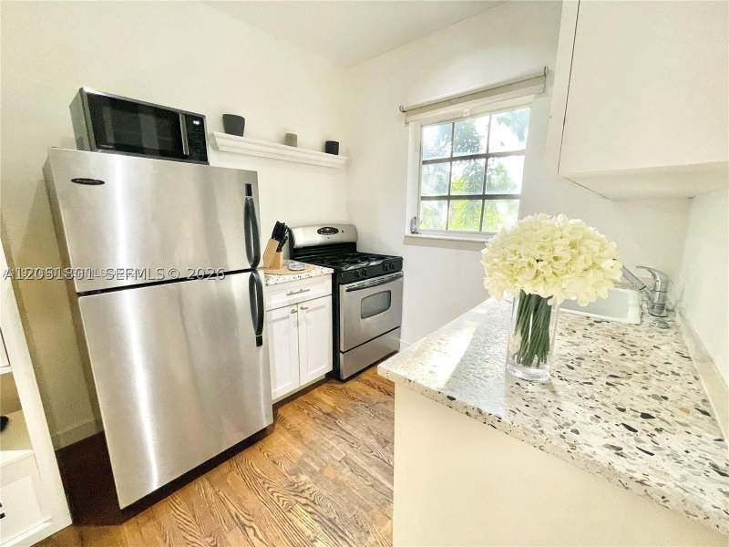 0 bedroom Condominium at 439 15th St 18, Beachgardens Condo, Miami Beach — photo 5