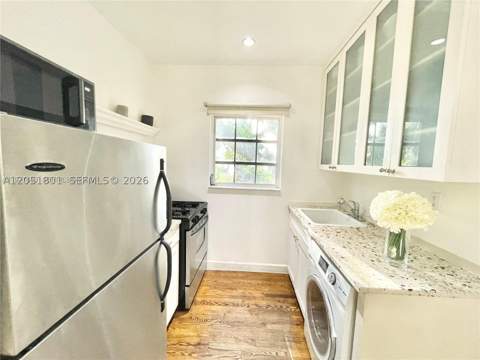 439 15th St 18, Miami Beach FL - photo 7 of 24
