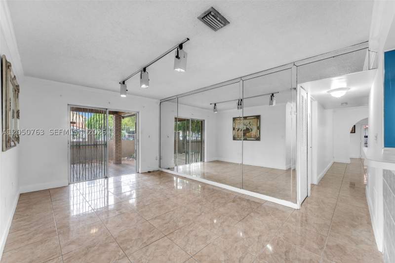 2 bedroom Condominium at 10873 NW 1st Ln 10873, West Flagler Estates Cond, Miami — photo 5