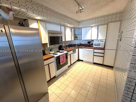 6423 Collins Ave 809, Miami Beach FL - photo 8 of 10