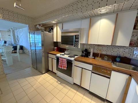 6423 Collins Ave 809, Miami Beach FL - photo 9 of 10