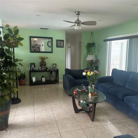930 NW 180th Ter, Miami Gardens FL - photo 11 of 34