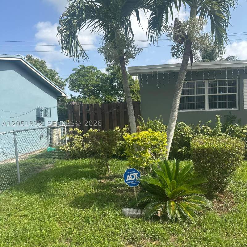 3 bedroom SingleFamilyResidence at 930 NW 180th Ter, Scott Lake Manor Sec 2, Miami Gardens — photo 3