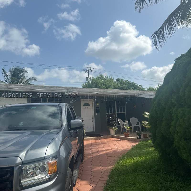3 bedroom SingleFamilyResidence at 930 NW 180th Ter, Scott Lake Manor Sec 2, Miami Gardens — photo 5
