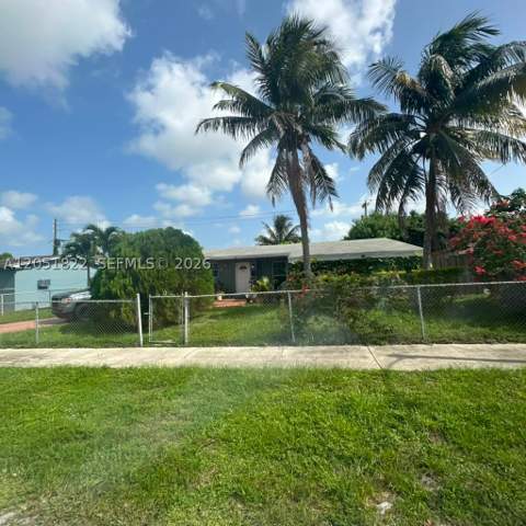 930 NW 180th Ter, Miami Gardens FL - photo 7 of 34