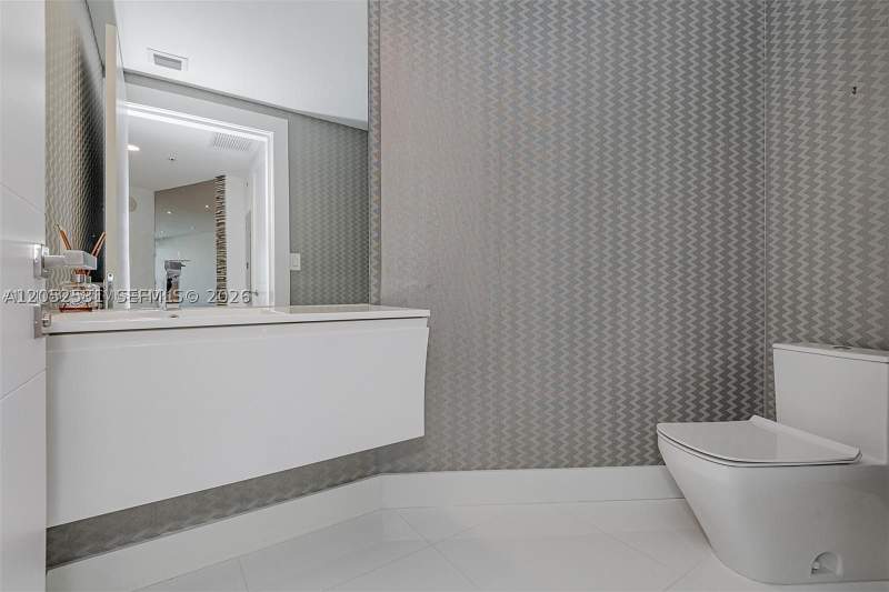 2 bedroom Condominium at 18201 Collins Ave 1101, Trump Royale Condo, Sunny Isles Beach — photo 4
