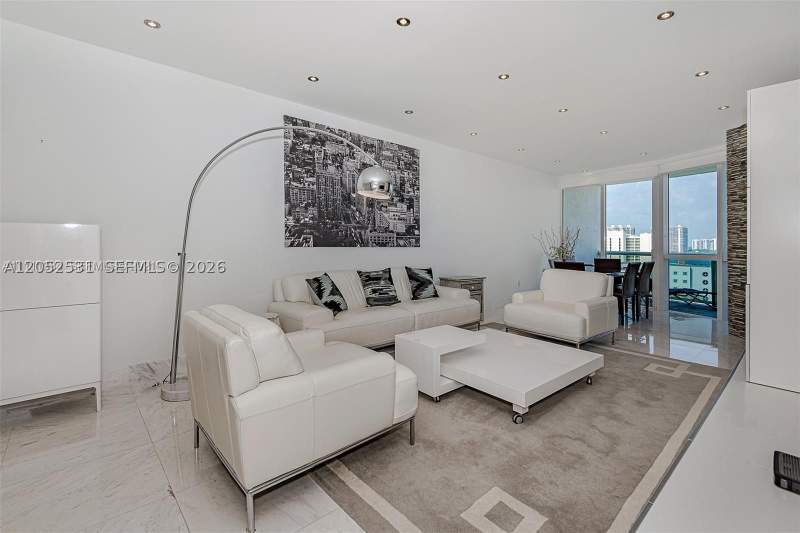 2 bedroom Condominium at 18201 Collins Ave 1101, Trump Royale Condo, Sunny Isles Beach — photo 5