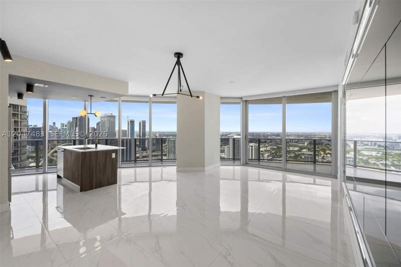 2 bedroom Condominium at 488 NE 18th St 4900, Aria On The Bay Condo, Miami — photo 2