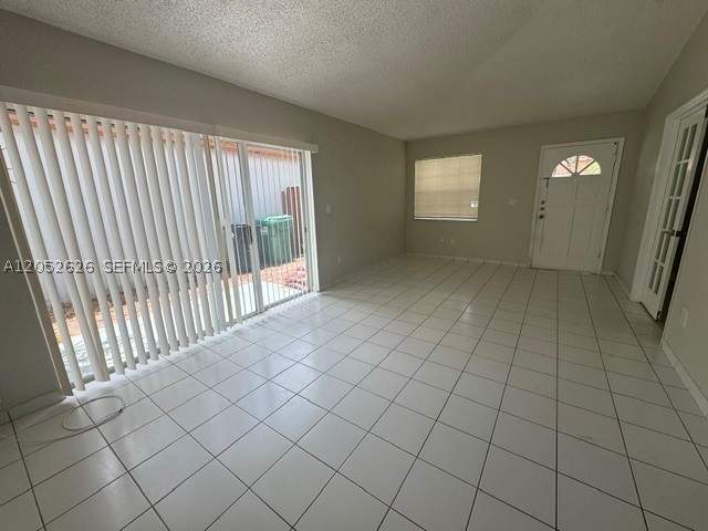 3 bedroom SingleFamilyResidence at 13073 SW 150th Ter, Deerwood Estates, Miami — photo 4