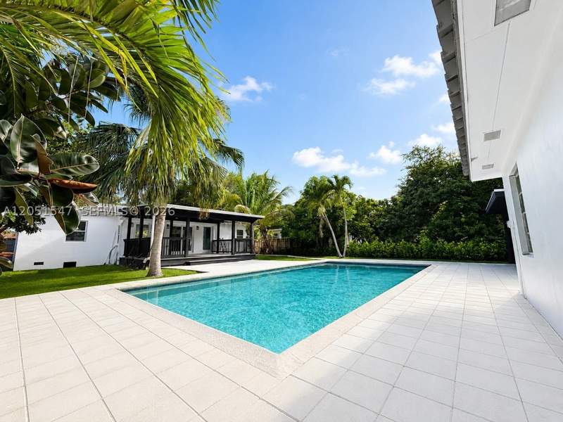 3 bedroom SingleFamilyResidence at 859 NE 115th St, Griffing Biscayne Pk Esta, Biscayne Park — photo 2